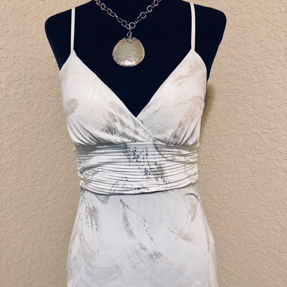 Stunning Off White & Silver Top!